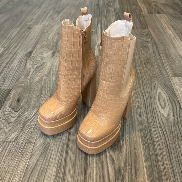 Simmi Martha Nude Patent Faux Croc Print Platform Block Heel Boots - Picture 2 of 7